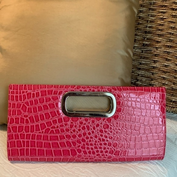 la express Handbags - Pink Clutch